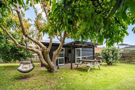 Photo of property in 19 Simpson Road, Papamoa Beach, Papamoa, 3118