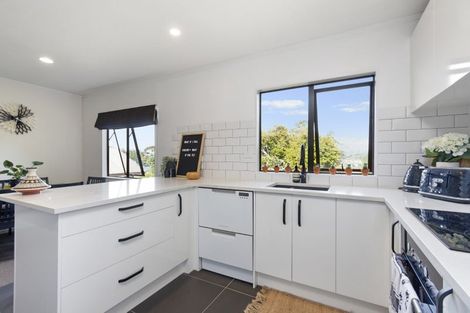 Photo of property in 3a John Webster Place, Glen Eden, Auckland, 0602