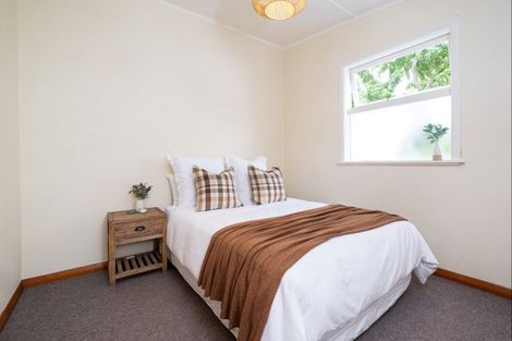 Photo of property in 37 Napier Terrace, Hospital Hill, Napier, 4110