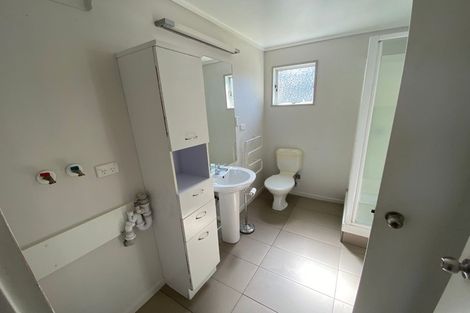 Photo of property in 1/14 Target Road, Totara Vale, Auckland, 0629