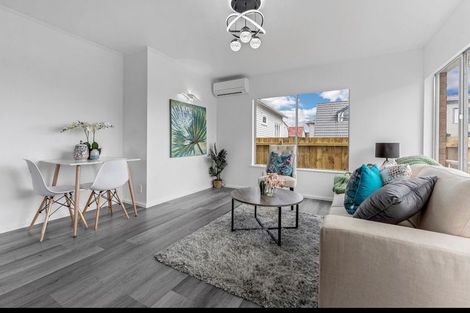 Photo of property in 3/2 Mickle Street, Te Atatu South, Auckland, 0610