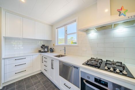 Photo of property in 43 Fleet Street, Naenae, Lower Hutt, 5011