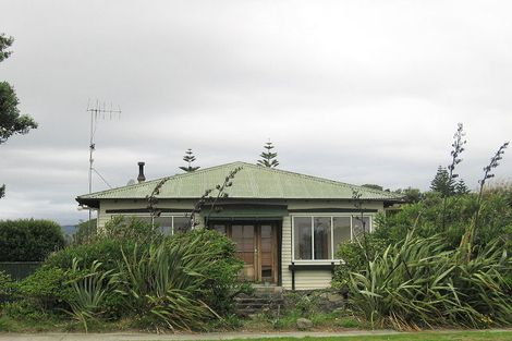 Photo of property in 62 Marine Parade, Paraparaumu Beach, Paraparaumu, 5032