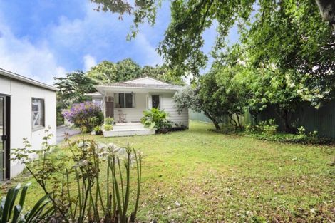 Photo of property in 21 Lina Place, Waiuku, 2123