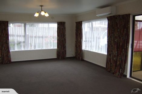 Photo of property in 2/2 Broadway, Waitara, 4320