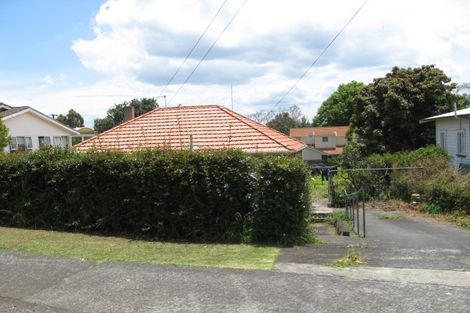 Photo of property in 1 Waterfront Road, Mangere Bridge, Auckland, 2022