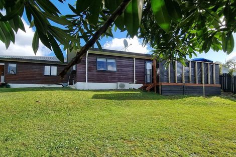 Photo of property in 8 Owl Court, Unsworth Heights, Auckland, 0632