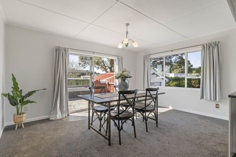 Photo of property in 94 Omata Road, Marfell, New Plymouth, 4310