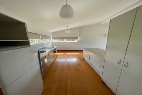 Photo of property in 16 Martin Crescent, Northcote, Auckland, 0627