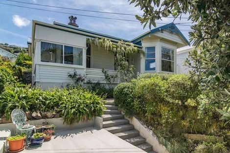 Photo of property in 66 Queens Drive, Lyall Bay, Wellington, 6022