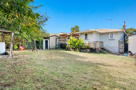 Photo of property in 1 Sarona Avenue, Glen Eden, Auckland, 0602