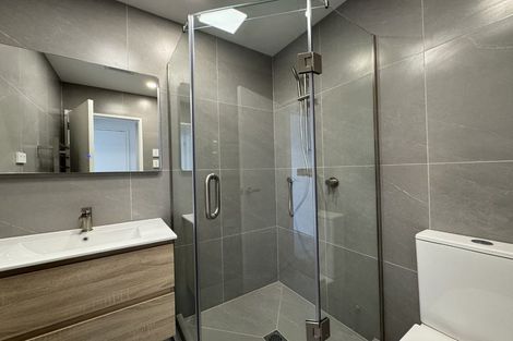 Photo of property in 4/131 Lancaster Road, Beach Haven, Auckland, 0626