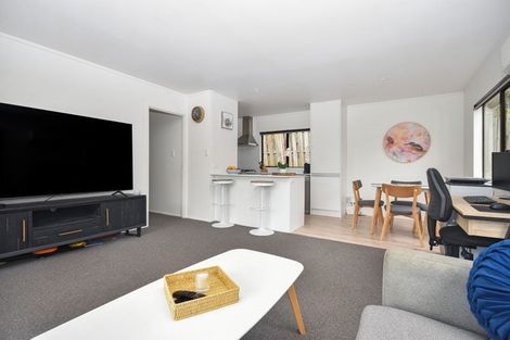 Photo of property in 2/18 Evans Road, Glen Eden, Auckland, 0602