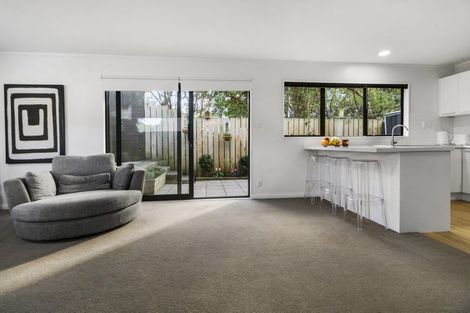 Photo of property in 1/163 Queens Drive, Lyall Bay, Wellington, 6022