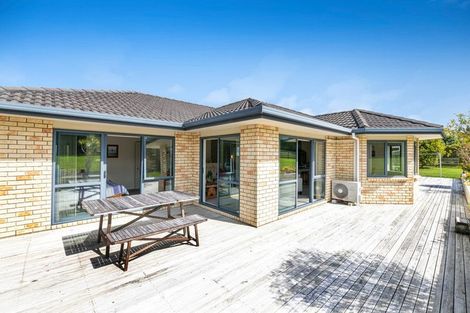 Photo of property in 16 Omana Avenue, Shelly Beach, Helensville, 0874