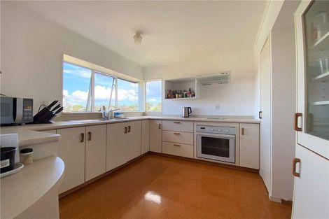 Photo of property in 23 Athena Drive, Totara Vale, Auckland, 0629