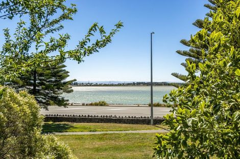 Photo of property in 1 The Brae, Mount Pleasant, Christchurch, 8081