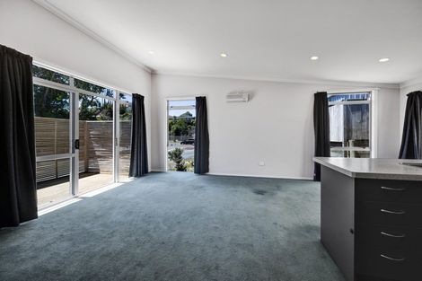 Photo of property in 2/2 Hori Street, Vogeltown, New Plymouth, 4310