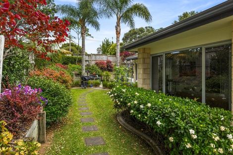 Photo of property in 2 Landing Drive, Albany, Auckland, 0632