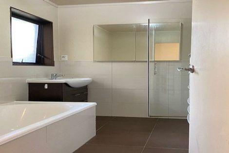 Photo of property in 2b Braemar Road, Castor Bay, Auckland, 0620