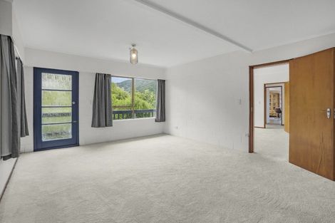 Photo of property in 55 Waitohu Road, York Bay, Lower Hutt, 5013