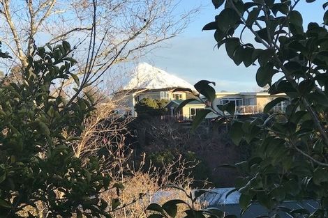 Photo of property in 14 Nevada Drive, Merrilands, New Plymouth, 4312