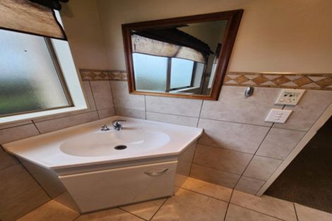 Photo of property in 13a Hebron Road, Waiake, Auckland, 0630