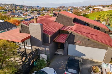 Photo of property in 82 Douglas Street, Highfield, Timaru, 7910