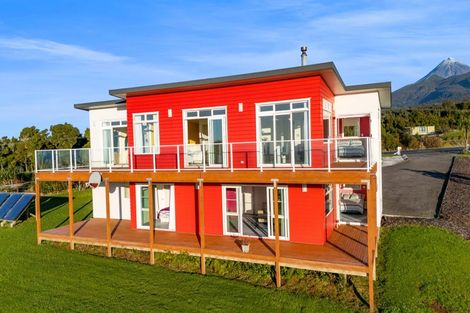 Photo of property in 1532 Carrington Road, Hurworth, New Plymouth, 4371