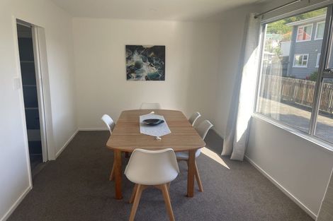 Photo of property in 176 Queens Drive, Lyall Bay, Wellington, 6022