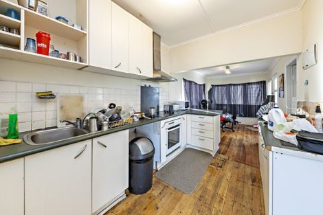 Photo of property in 16 Freyberg Avenue, Papatoetoe, Auckland, 2104