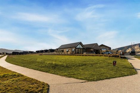 Photo of property in 9 Deans Drive, Wanaka, 9305