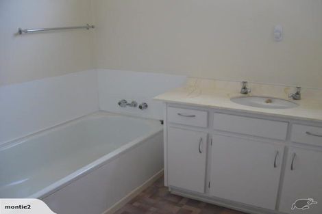 Photo of property in 33 Mortlake Street, Islington, Christchurch, 8042