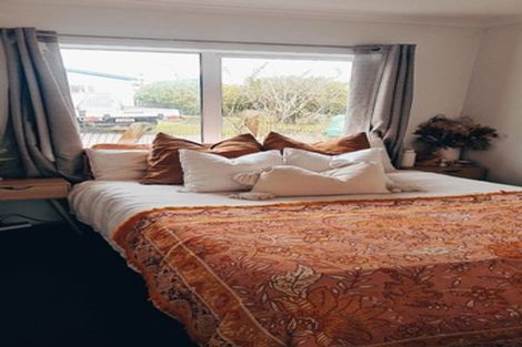 Photo of property in 10 Fordham Street, Beach Haven, Auckland, 0626