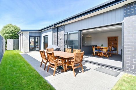 Photo of property in 12 Ardnave Lane, Broomfield, Christchurch, 8042