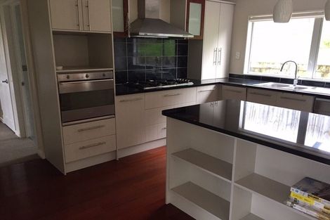 Photo of property in 26 Spoonbill Place, Unsworth Heights, Auckland, 0632