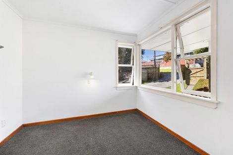 Photo of property in 114a Pioneer Road, Moturoa, New Plymouth, 4310