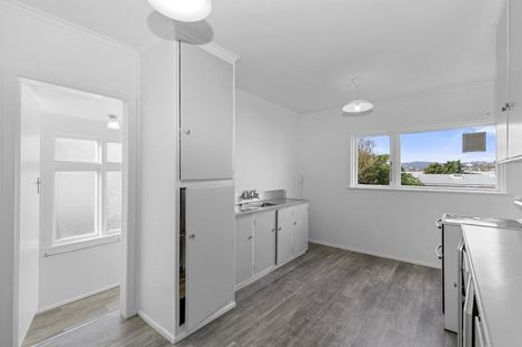 Photo of property in 87 Queens Drive, Lyall Bay, Wellington, 6022