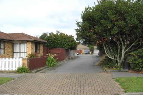 Photo of property in 1/12 Honeysuckle Place, Northcote, Christchurch, 8052