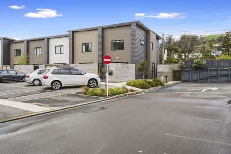 Photo of property in 9u1 Surrey Street, Tawa, Wellington, 5028