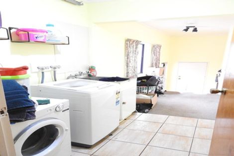 Photo of property in 64 De Quincey Terrace, Highland Park, Auckland, 2010