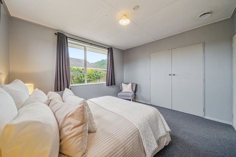 Photo of property in 77 Pasadena Crescent, Totara Park, Upper Hutt, 5018