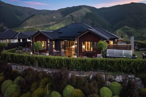 Photo of property in 17 Huntaway Close, Stoke, Nelson, 7011