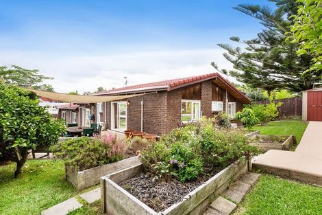 Photo of property in 103 Stapleford Crescent, Browns Bay, Auckland, 0630