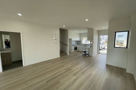 Photo of property in 3b Putiputi Way, Papakura, 2110