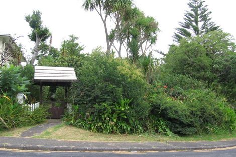 Photo of property in 25 Paramu Avenue, Birkdale, Auckland, 0626