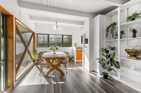 Photo of property in 117 Gloaming Hill, Titahi Bay, Porirua, 5022