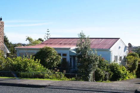 Photo of property in 58 Litten Road, Cockle Bay, Auckland, 2014