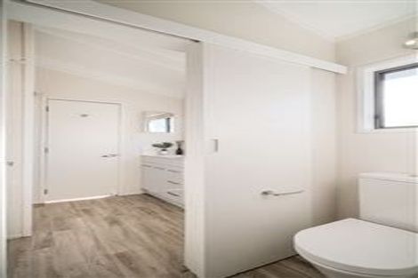 Photo of property in 1/18 Glenfield Road, Birkenhead, Auckland, 0626