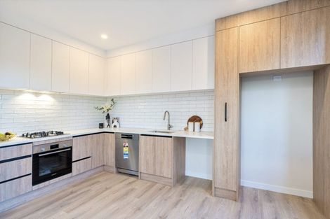 Photo of property in 2/5 Hereford Street, Te Atatu Peninsula, Auckland, 0610